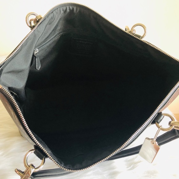 Coach - Picture 4 of 8